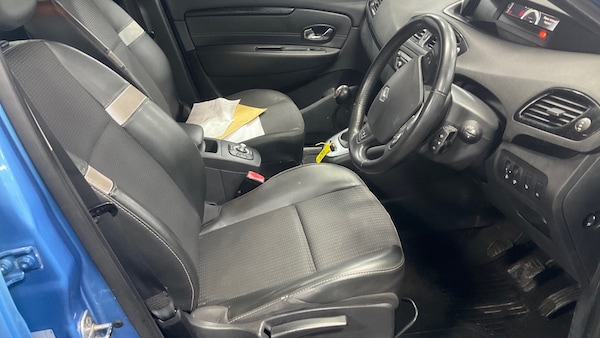 Used Renault Grand Scenic 2015 for sale - 73391271: Photo 7