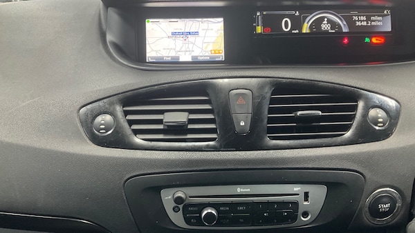 Used Renault Grand Scenic 2015 for sale - 73391271: Photo 9