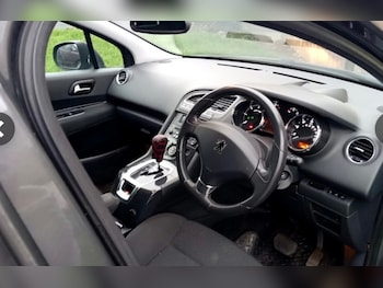 Used Peugeot 5008 2012 for sale - 78094754: Photo