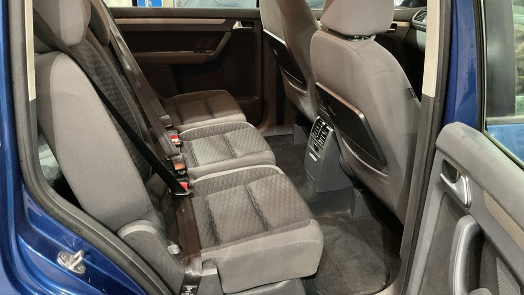 Used Volkswagen Touran 2009 for sale - 77170402: Photo 8