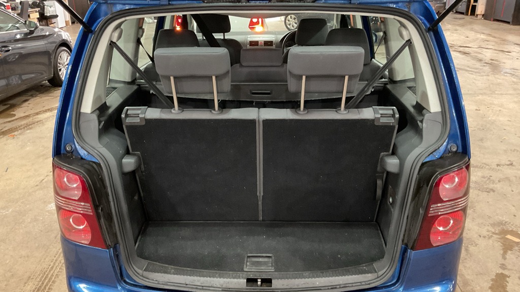 Used Volkswagen Touran 2009 for sale - 77170402: Photo 9