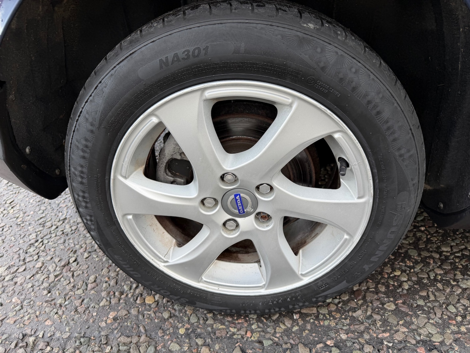 Used Volvo V40 2013 for sale - 76532312: Photo 10