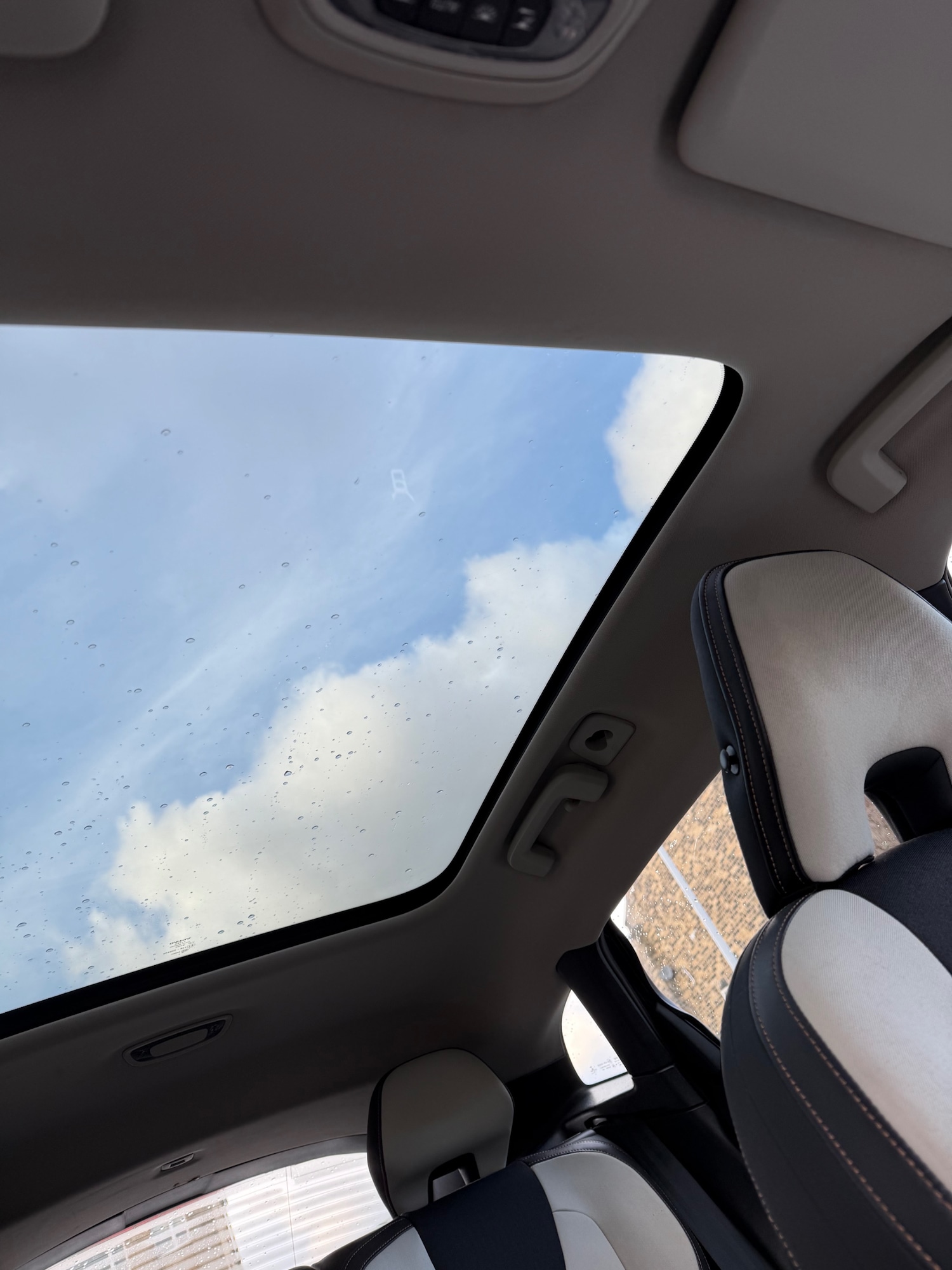 Used Volvo V40 2013 for sale - 76532312: Photo 11