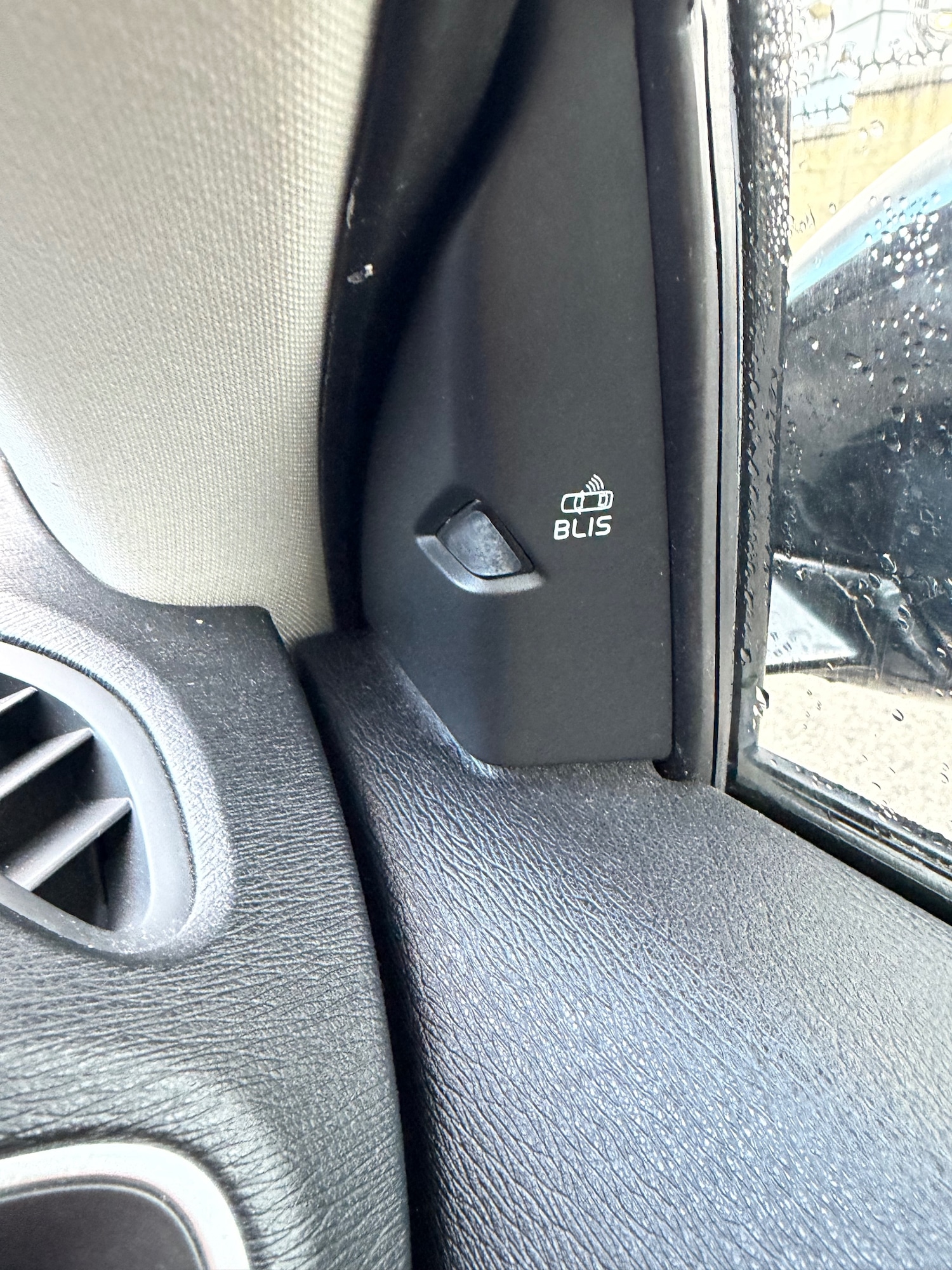 Used Volvo V40 2013 for sale - 76532312: Photo 13