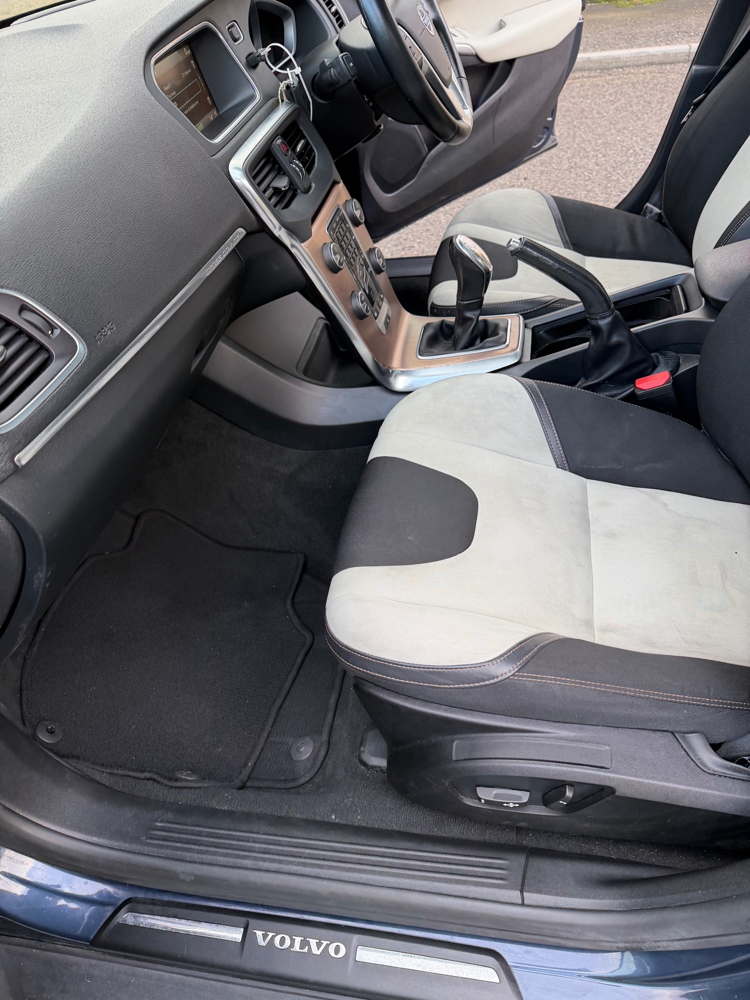 Used Volvo V40 2013 for sale - 76532312: Photo 18