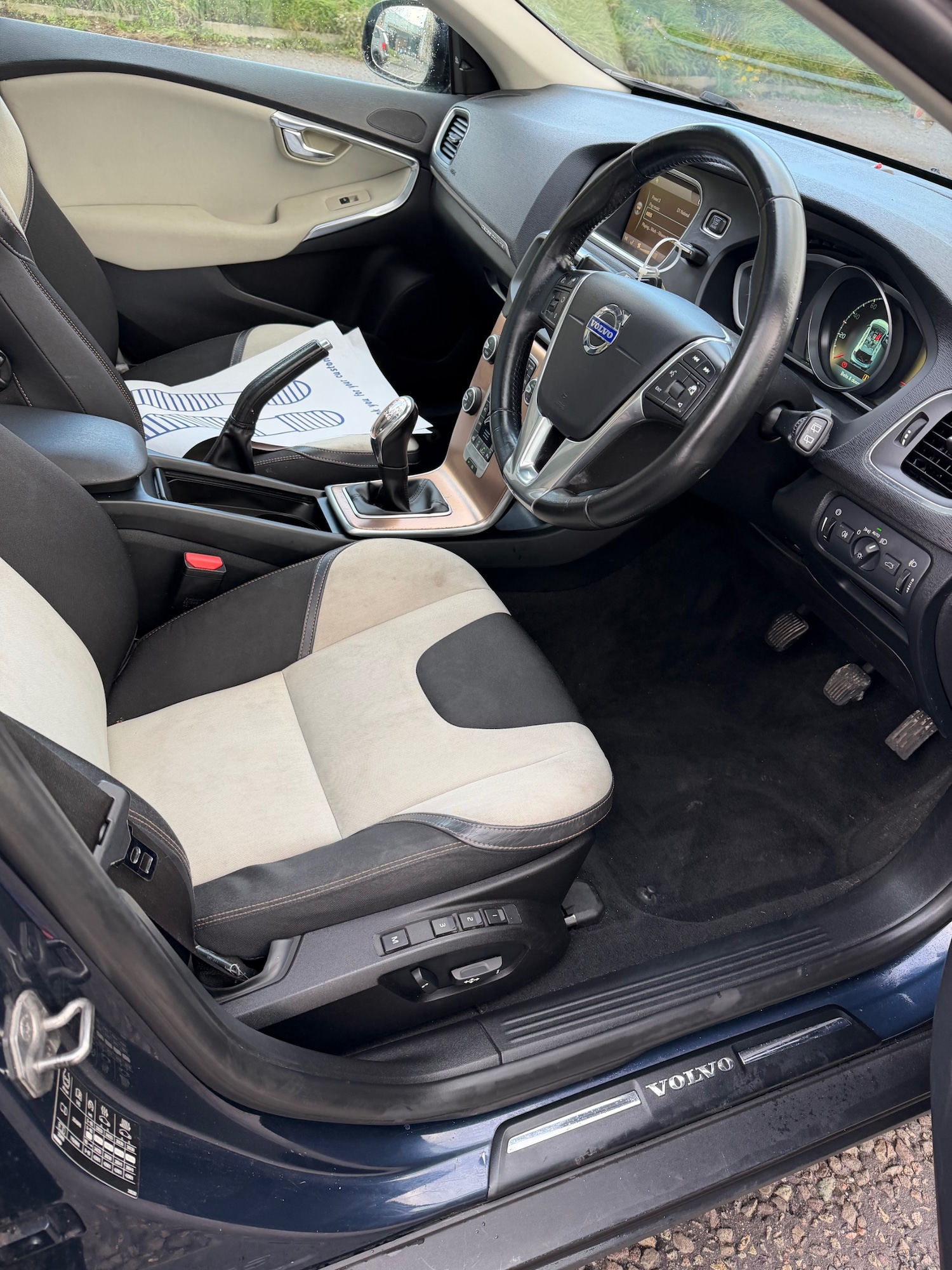 Used Volvo V40 2013 for sale - 76532312: Photo 19