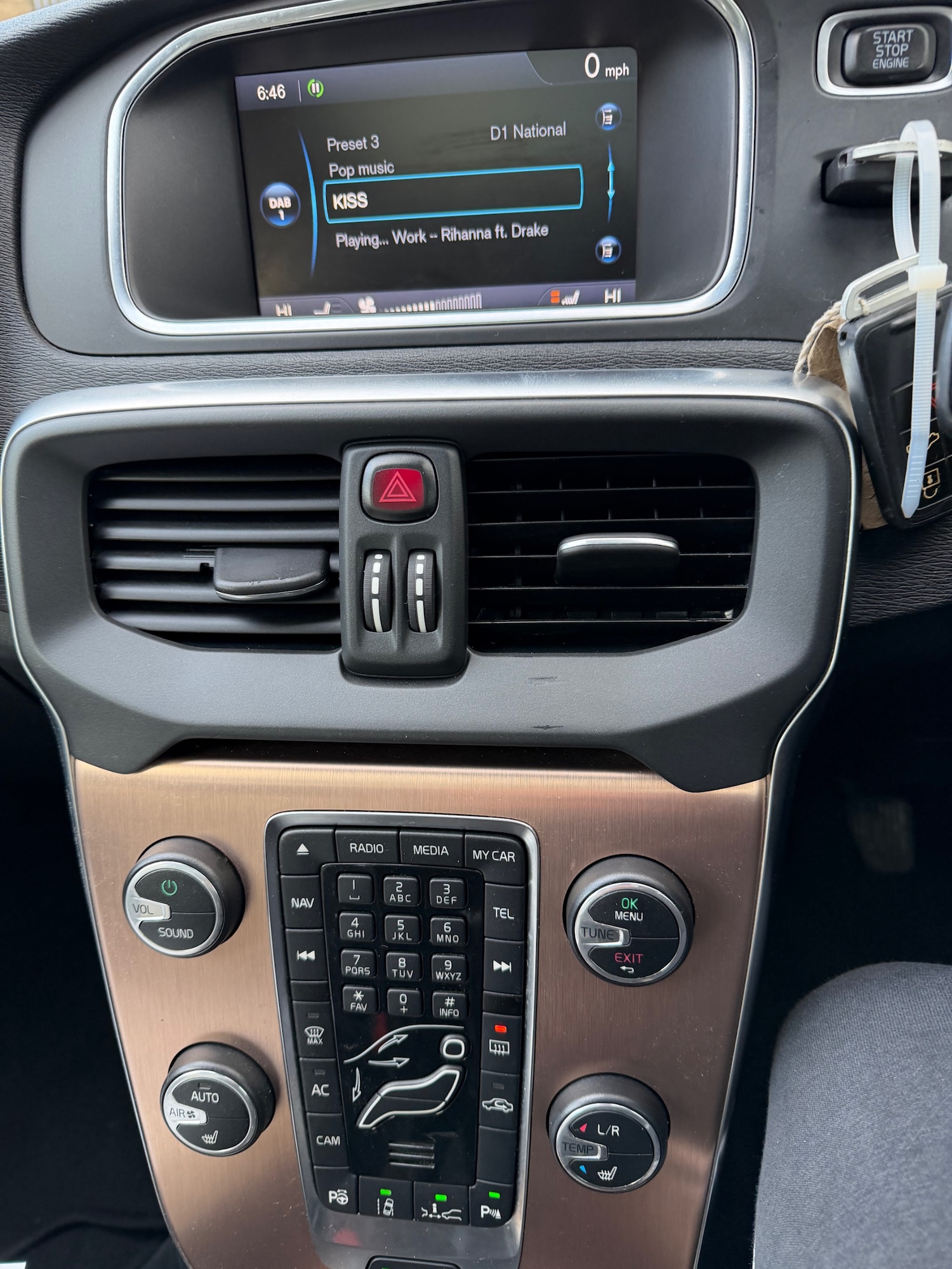 Used Volvo V40 2013 for sale - 76532312: Photo 20