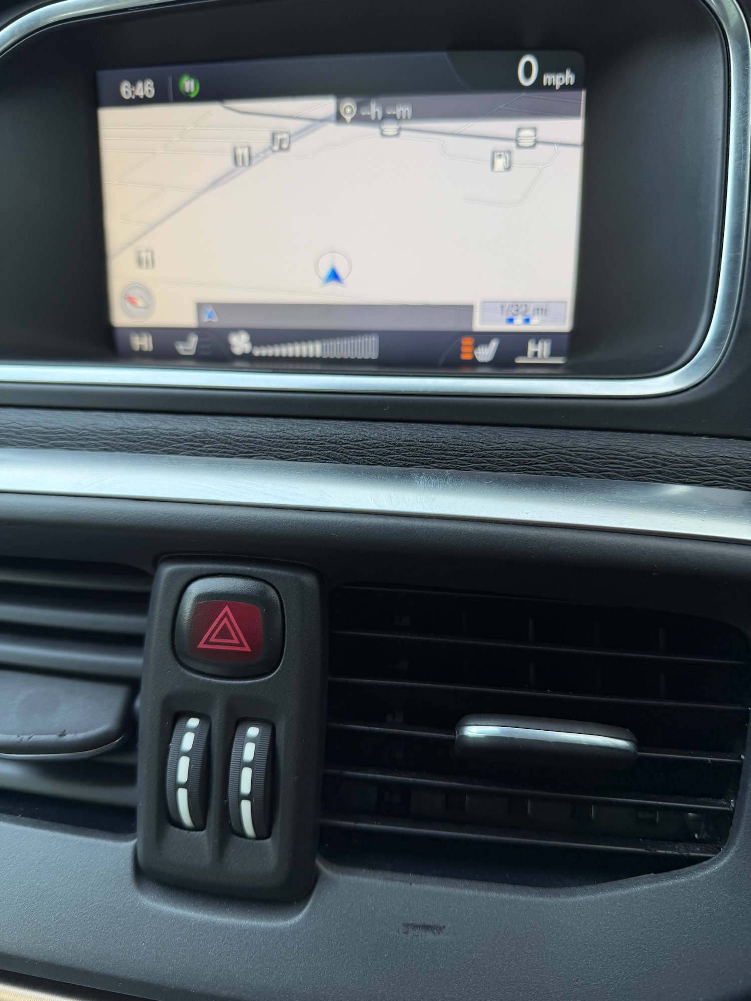 Used Volvo V40 2013 for sale - 76532312: Photo 23