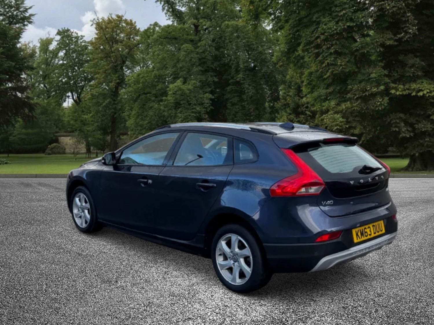 Used Volvo V40 2013 for sale - 76532312: Photo 5