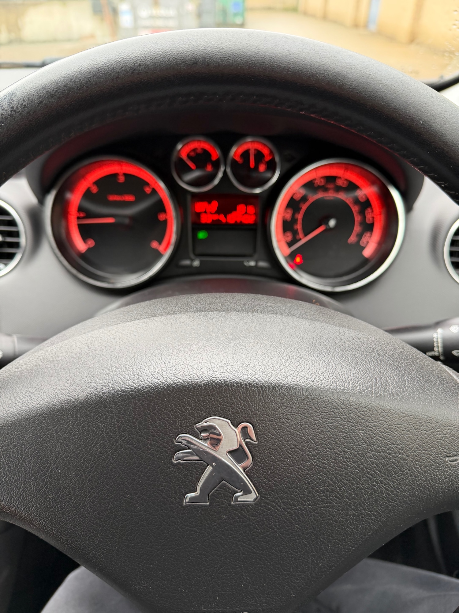 Used Peugeot 308 2013 for sale - 77637088: Photo 15