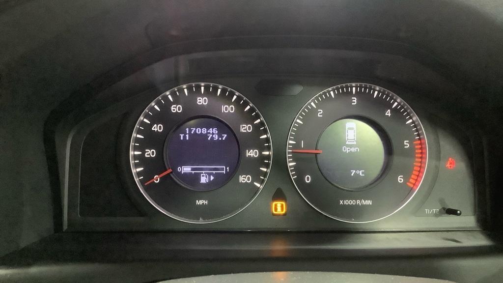 Used Volvo XC70 2010 for sale - 77327181: Photo 10