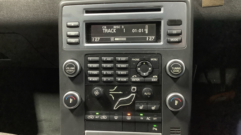 Used Volvo XC70 2010 for sale - 77327181: Photo 11