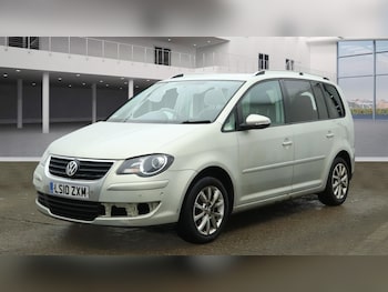 Used Volkswagen Touran 2010 for sale - 75498877: Photo