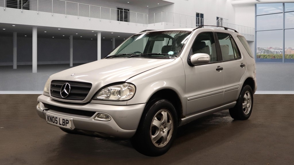 Used Mercedes-Benz M Class 2005 for sale - 77253541: Photo 2