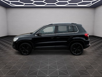 Used Volkswagen Tiguan 2009 for sale - 79131701: Photo
