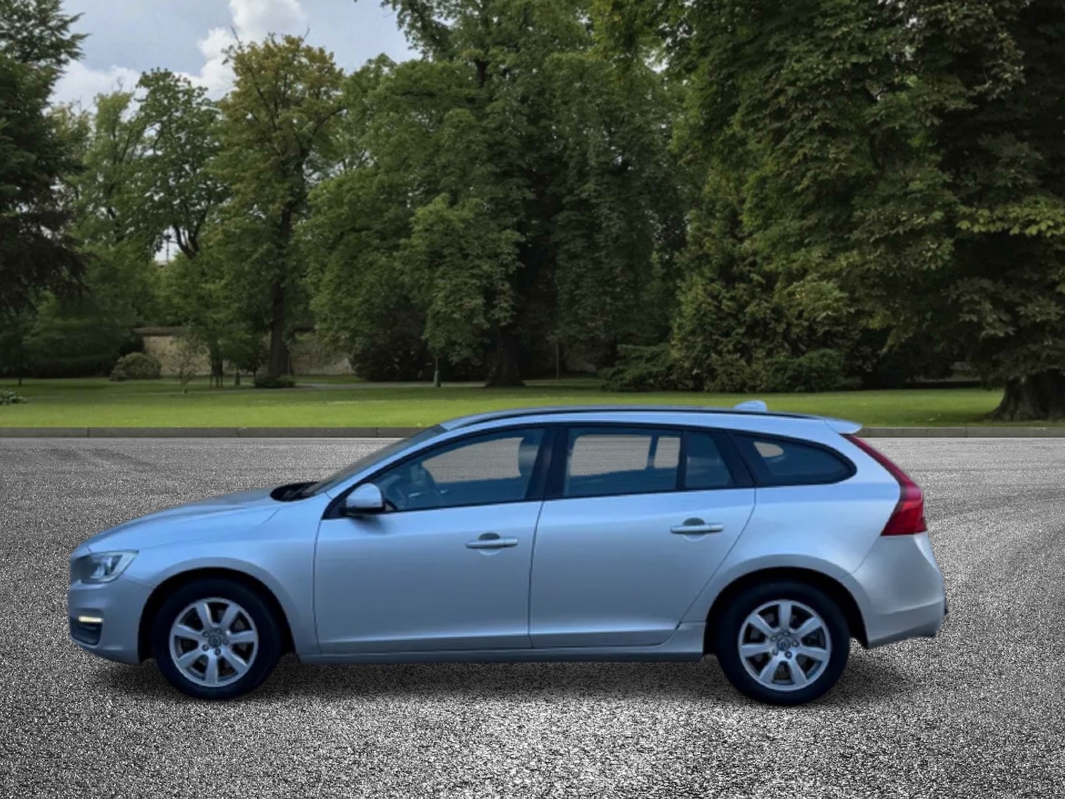 Used Volvo V60 2013 for sale - 76464406: Photo 4