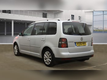 Used Volkswagen Touran 2010 for sale - 75468342: Photo