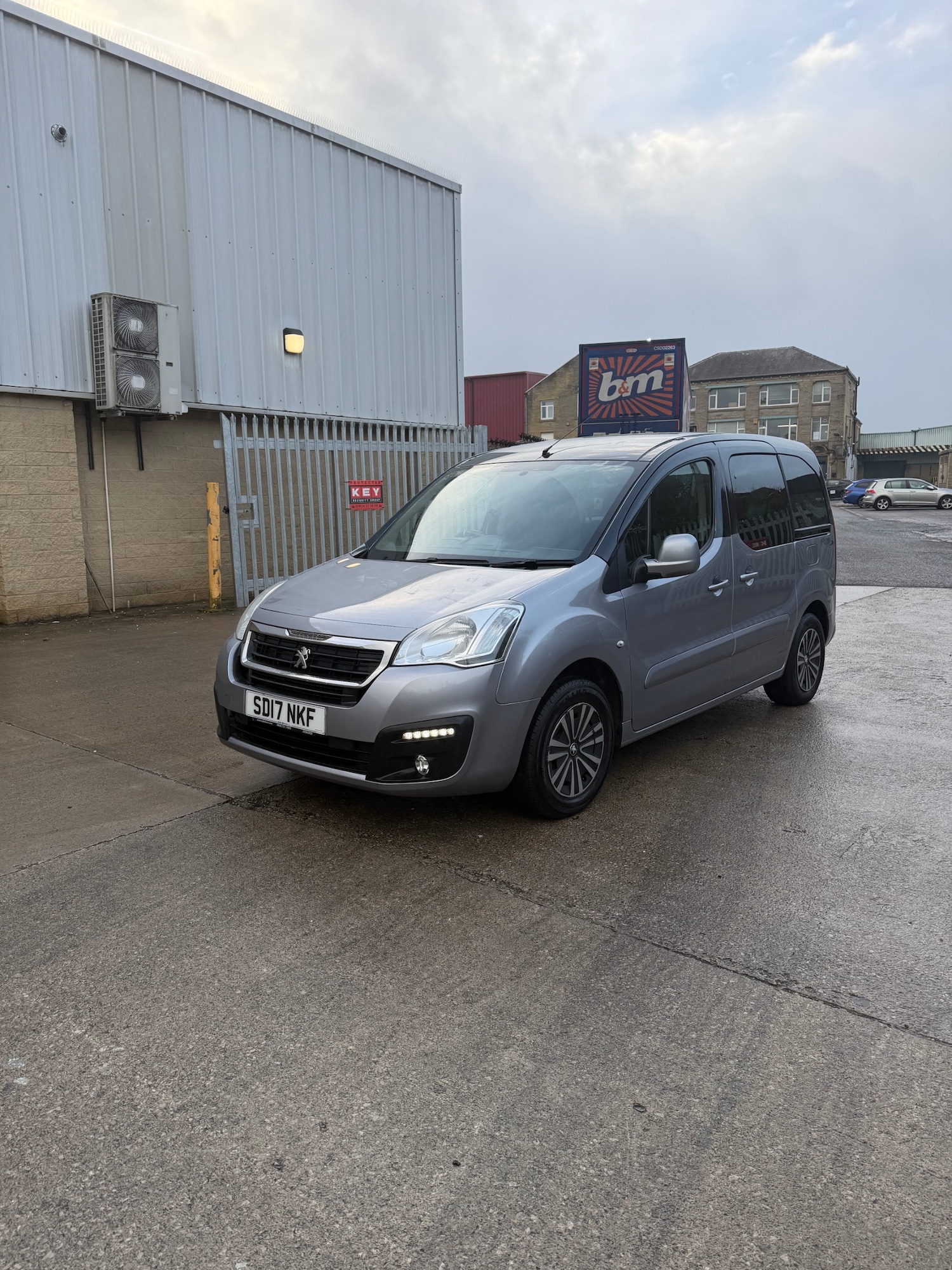 Used Peugeot Partner Tepee 2017 for sale - 76778091: Photo 10