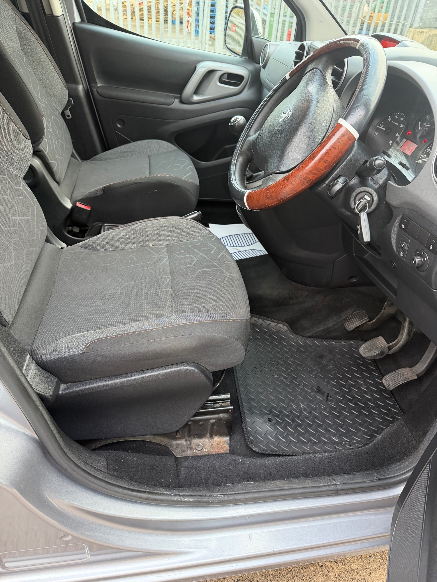 Used Peugeot Partner Tepee 2017 for sale - 76778091: Photo 19