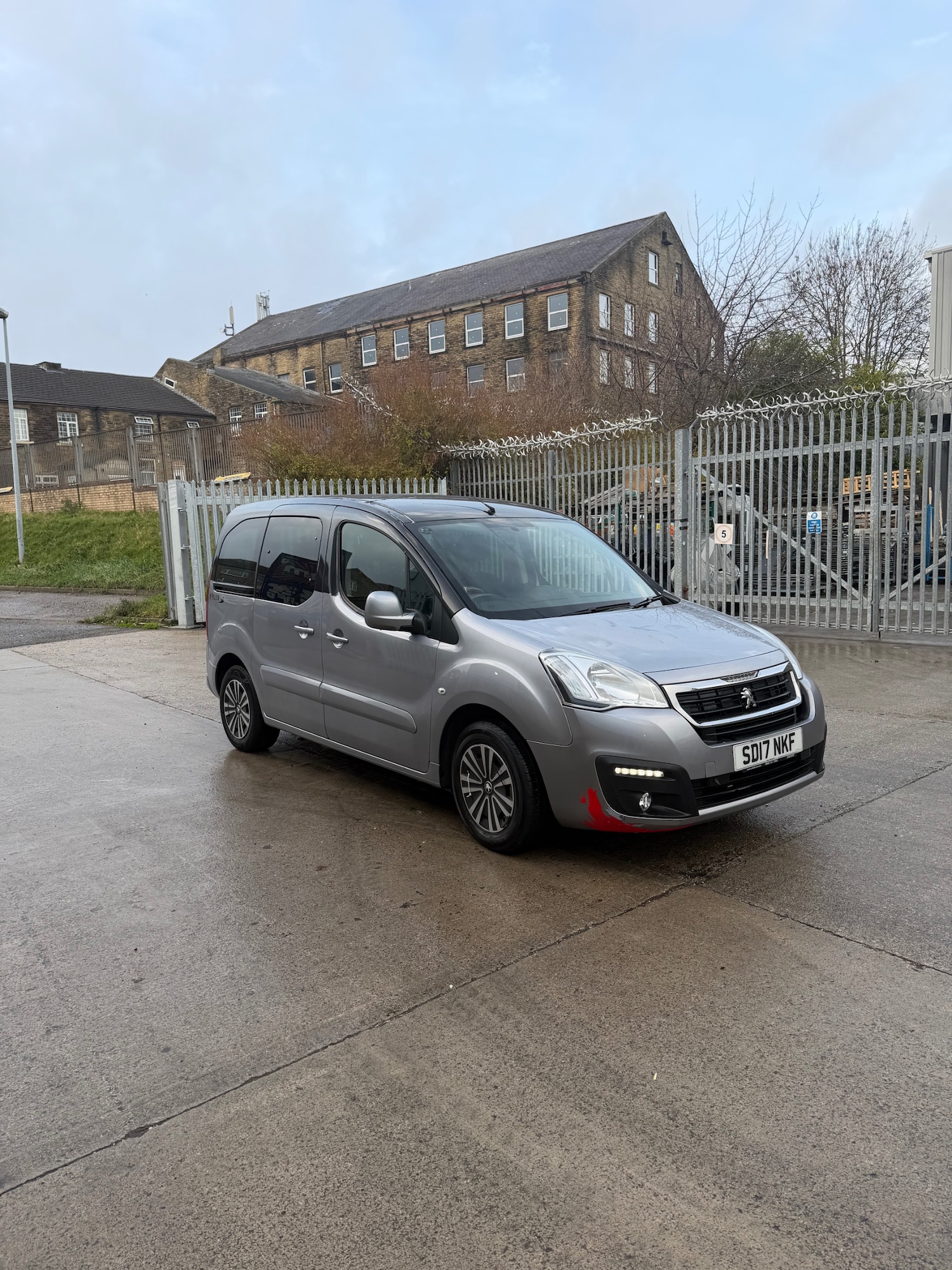 Used Peugeot Partner Tepee 2017 for sale - 76778091: Photo 3