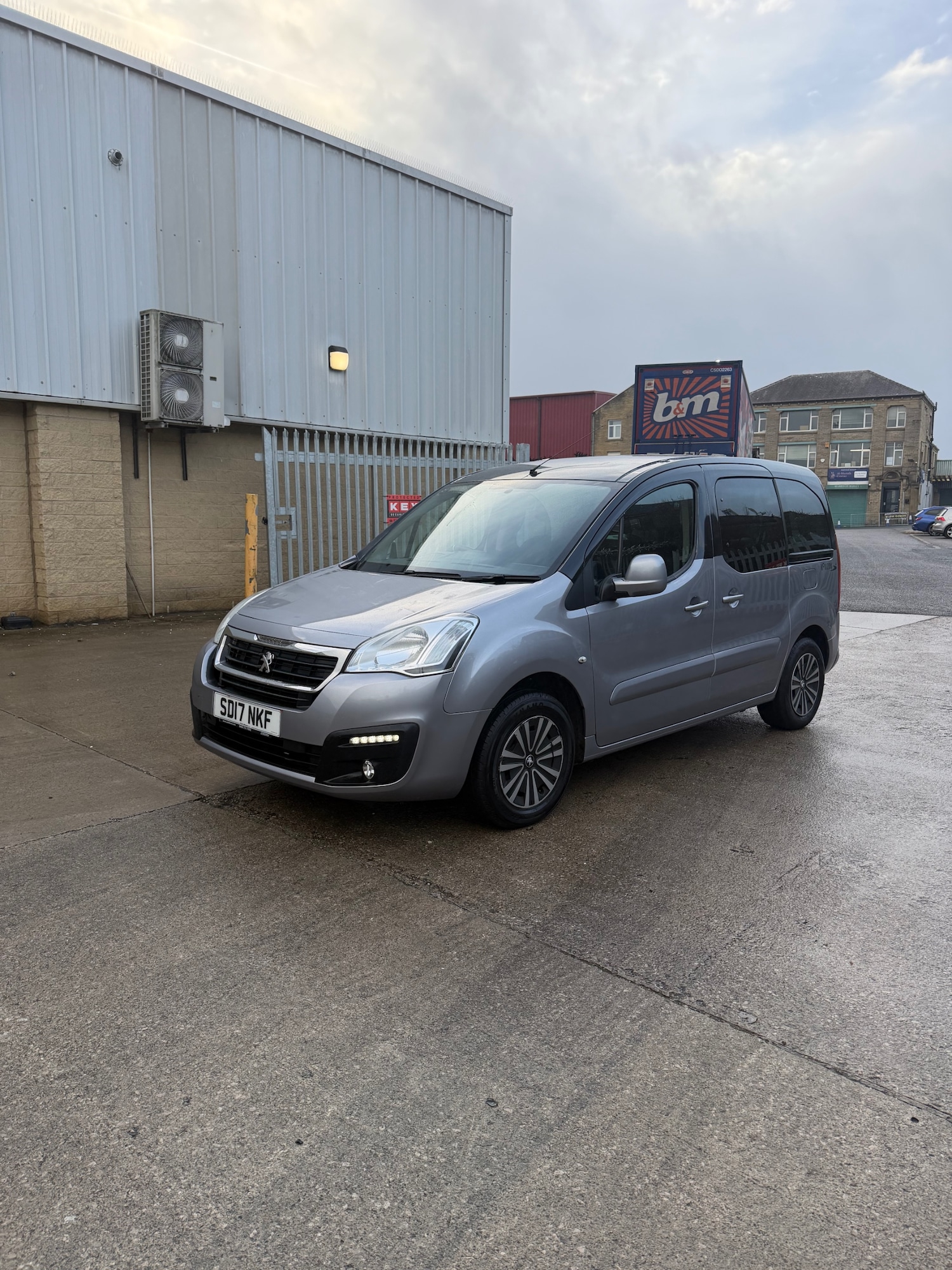 Used Peugeot Partner Tepee 2017 for sale - 76778091: Photo 9