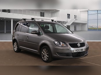 Used Volkswagen Touran 2010 for sale - 75468329: Photo