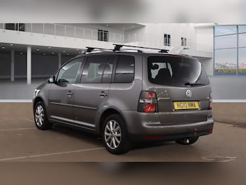 Used Volkswagen Touran 2010 for sale - 75468329: Photo
