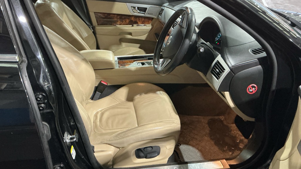 Used Jaguar XF 2013 for sale - 77274345: Photo 9