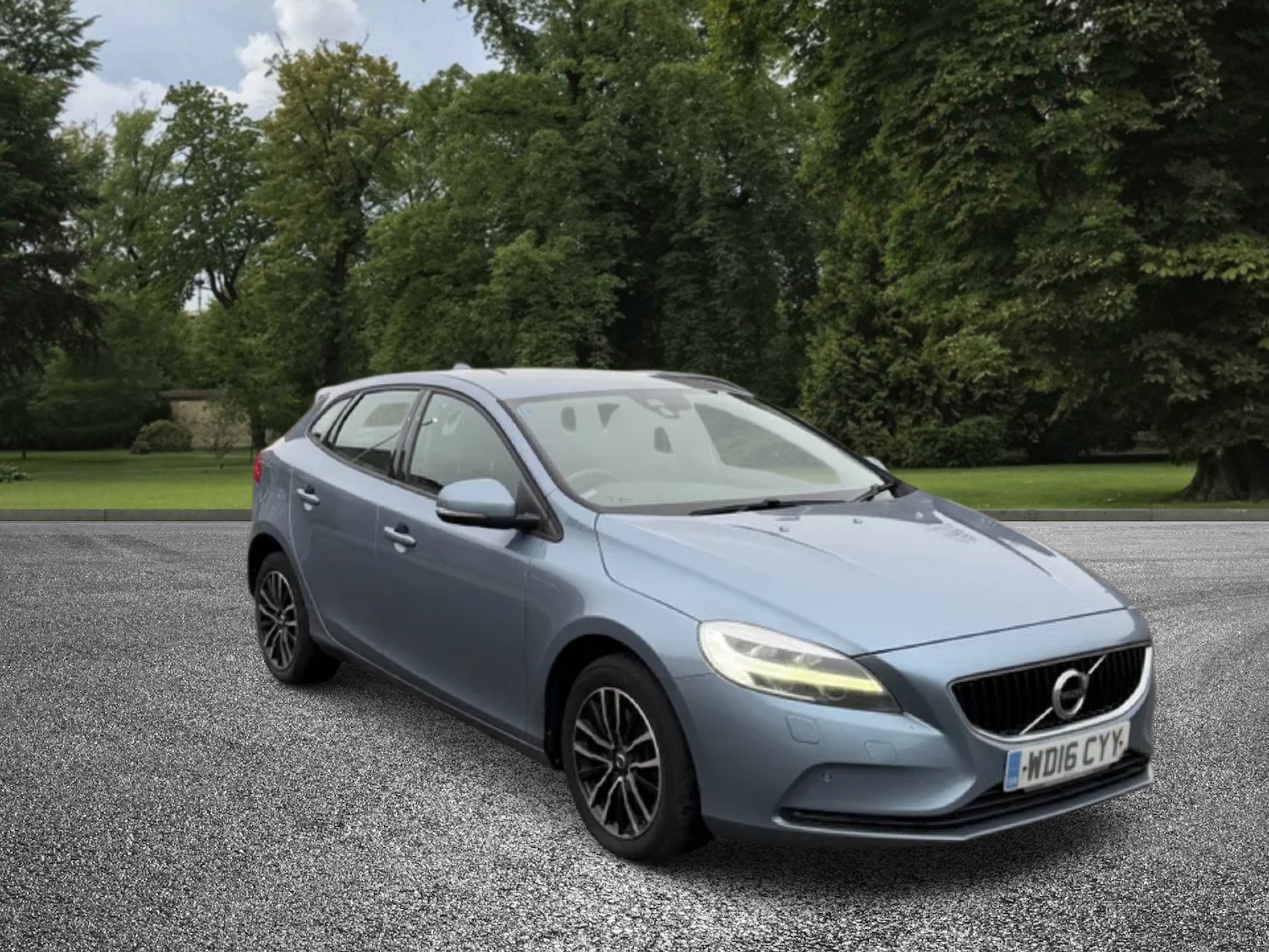 Used Volvo V40 2016 for sale - 76532318: Photo 1
