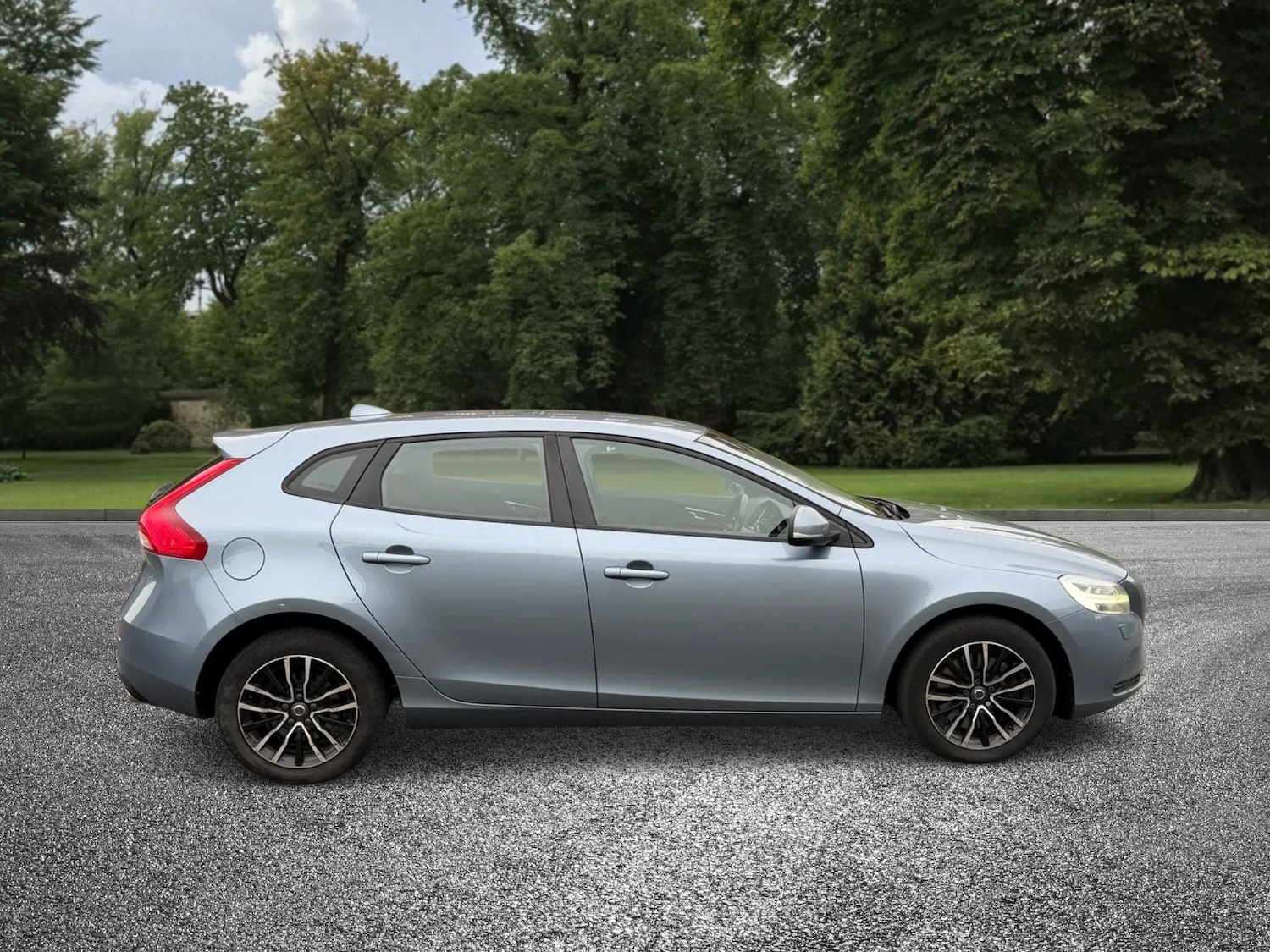 Used Volvo V40 2016 for sale - 76532318: Photo 10