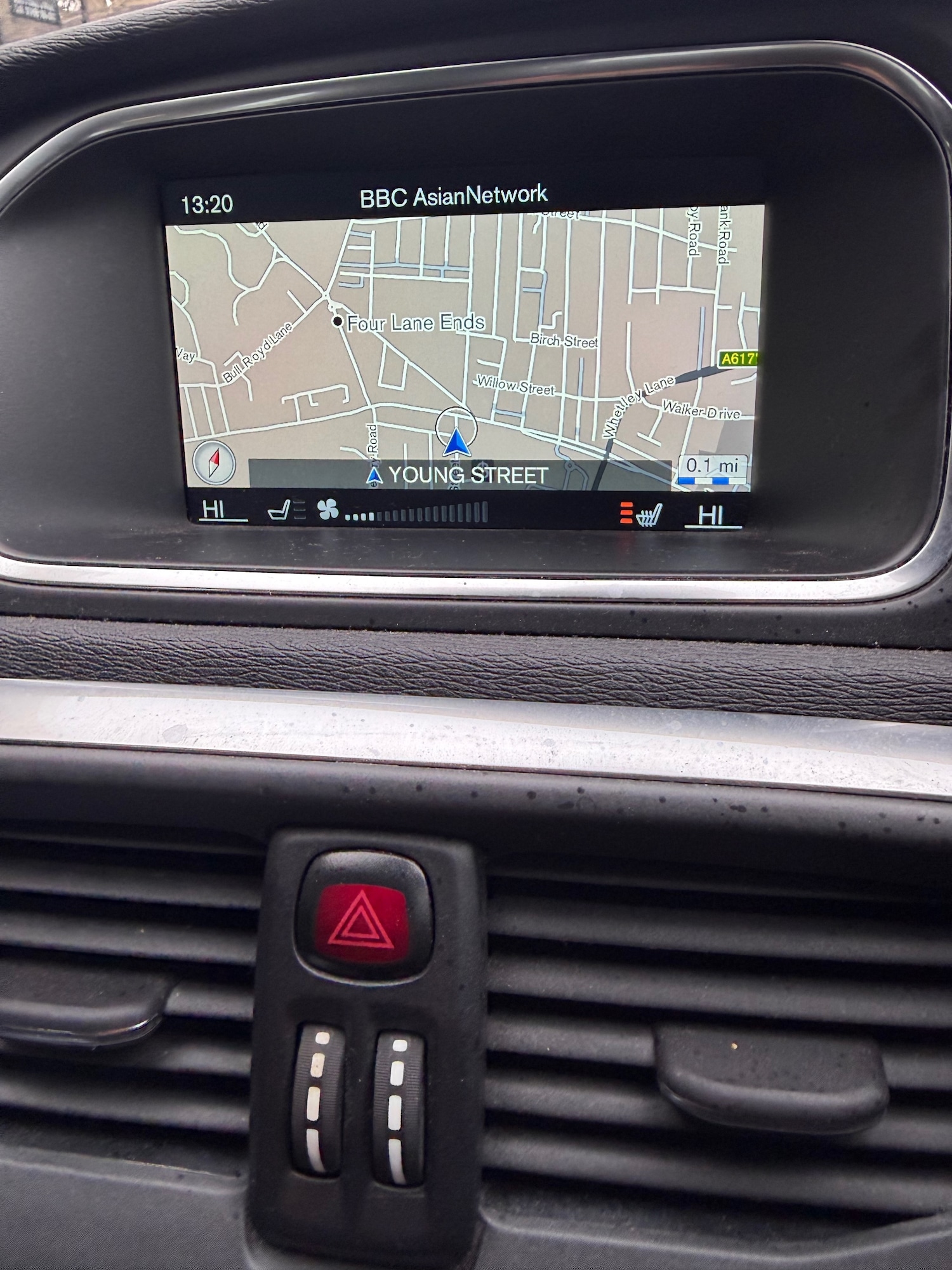 Used Volvo V40 2016 for sale - 76532318: Photo 15