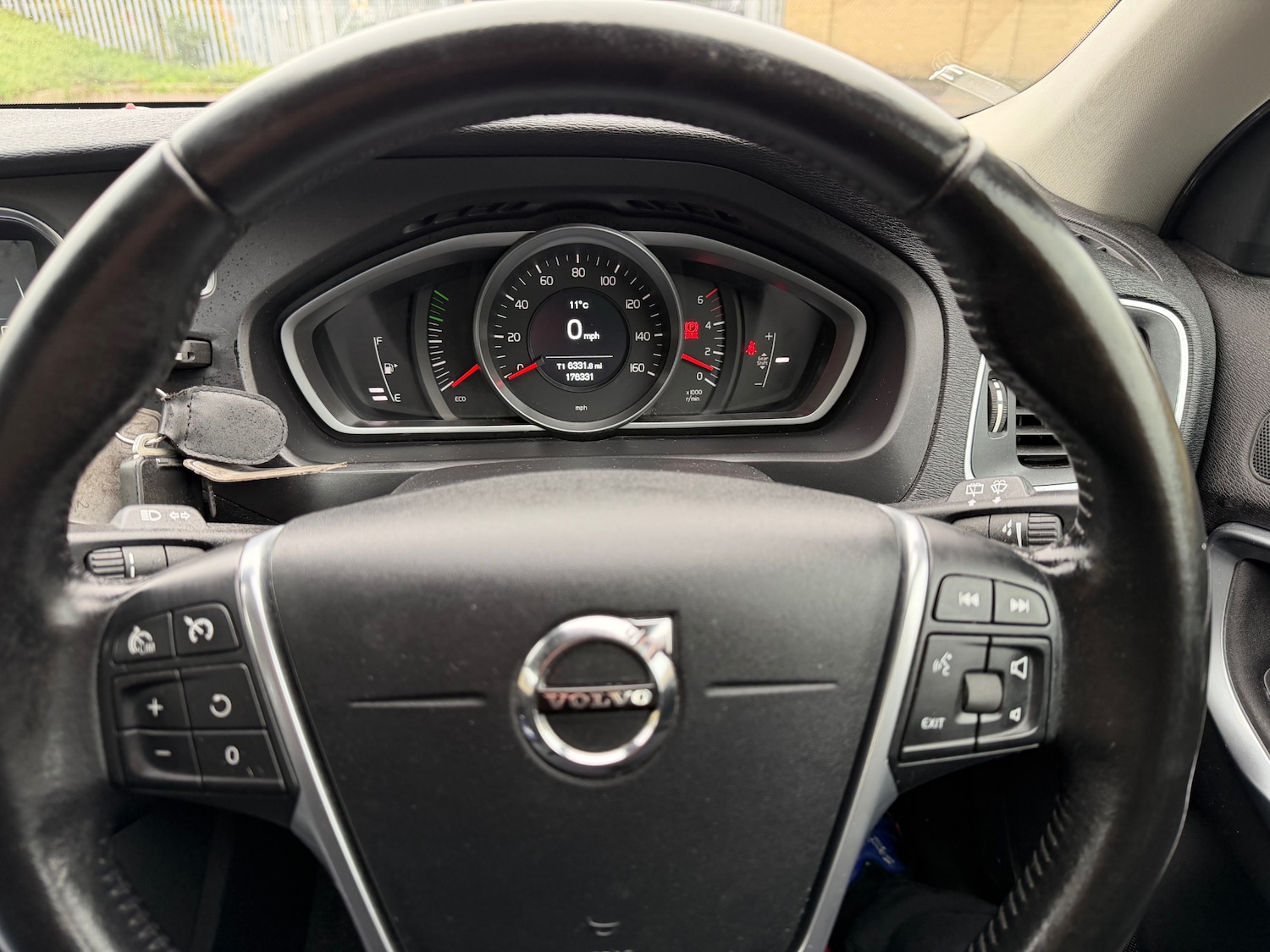 Used Volvo V40 2016 for sale - 76532318: Photo 16