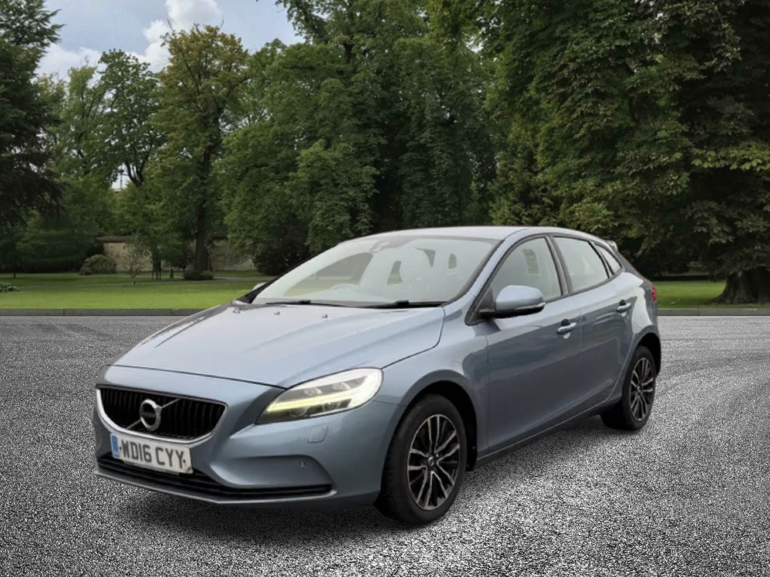 Used Volvo V40 2016 for sale - 76532318: Photo 3