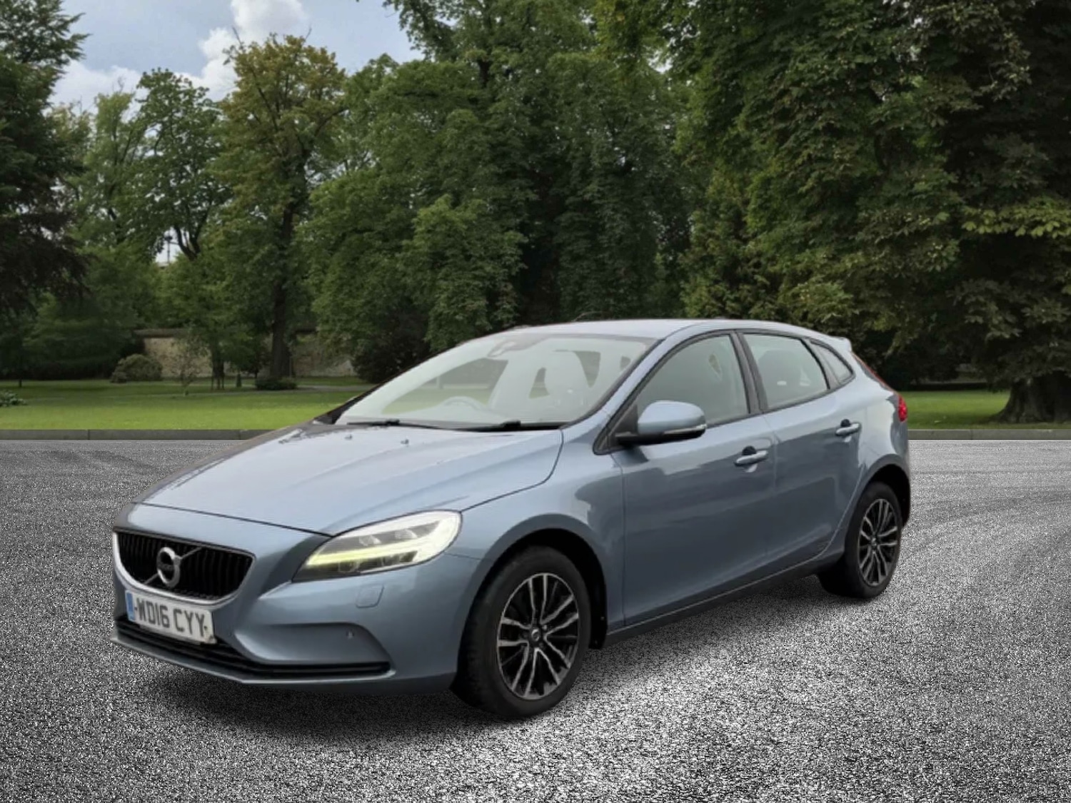 Used Volvo V40 2016 for sale - 76532318: Photo 4