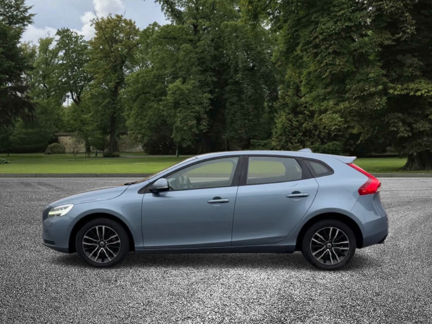 Used Volvo V40 2016 for sale - 76532318: Photo 6