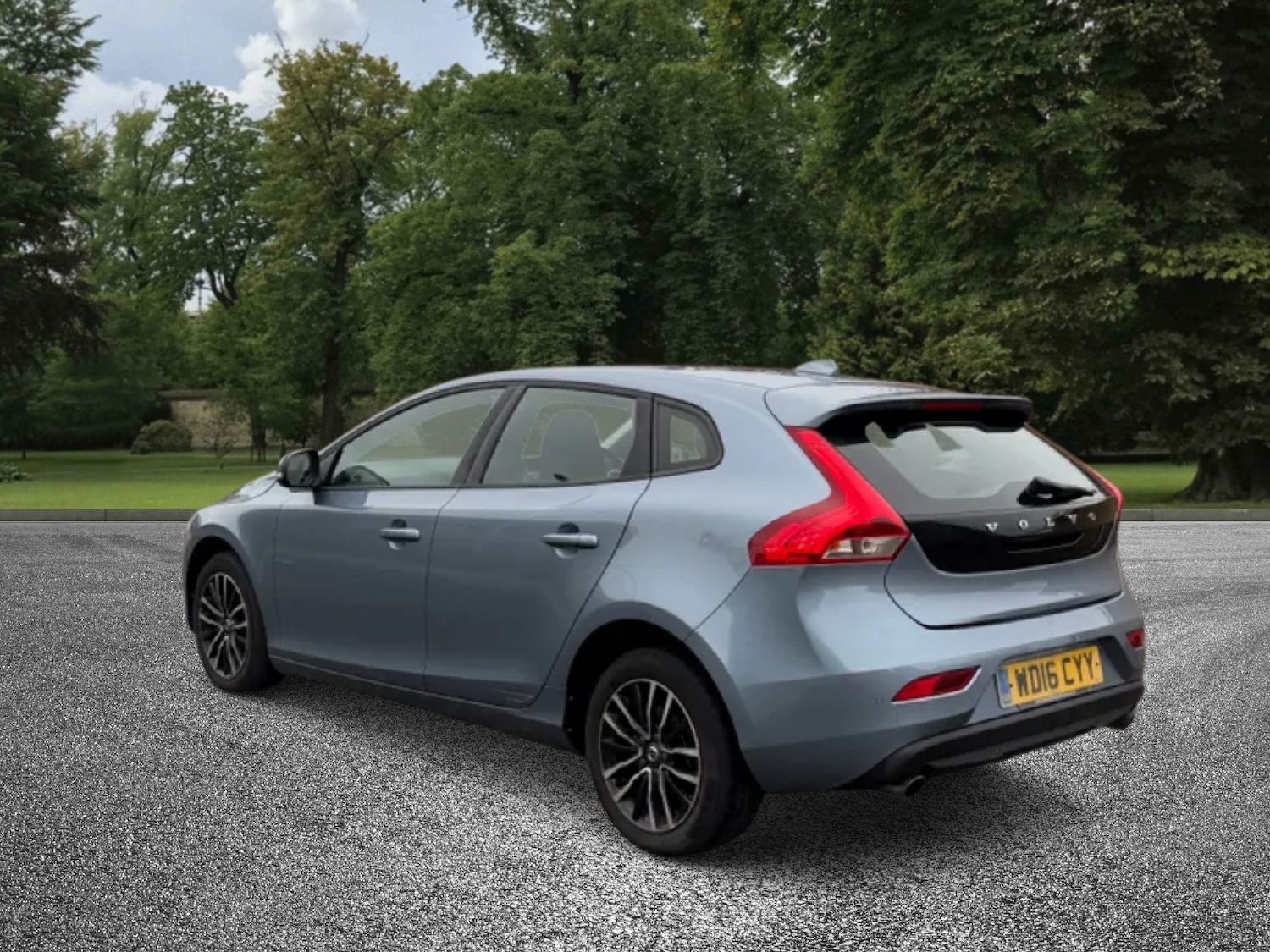 Used Volvo V40 2016 for sale - 76532318: Photo 7
