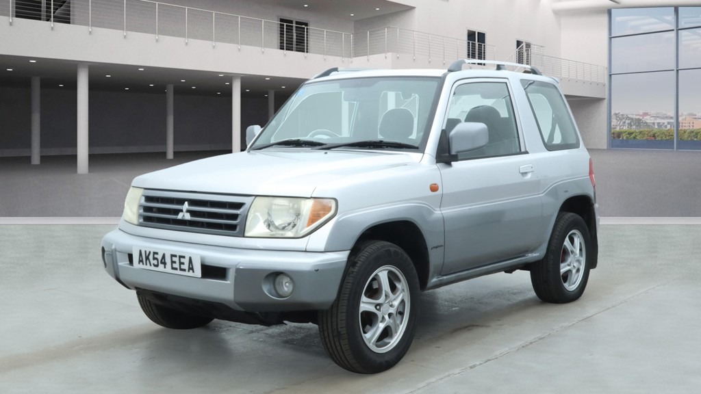 Used Mitsubishi Shogun 2004 for sale - 76652277: Photo 2