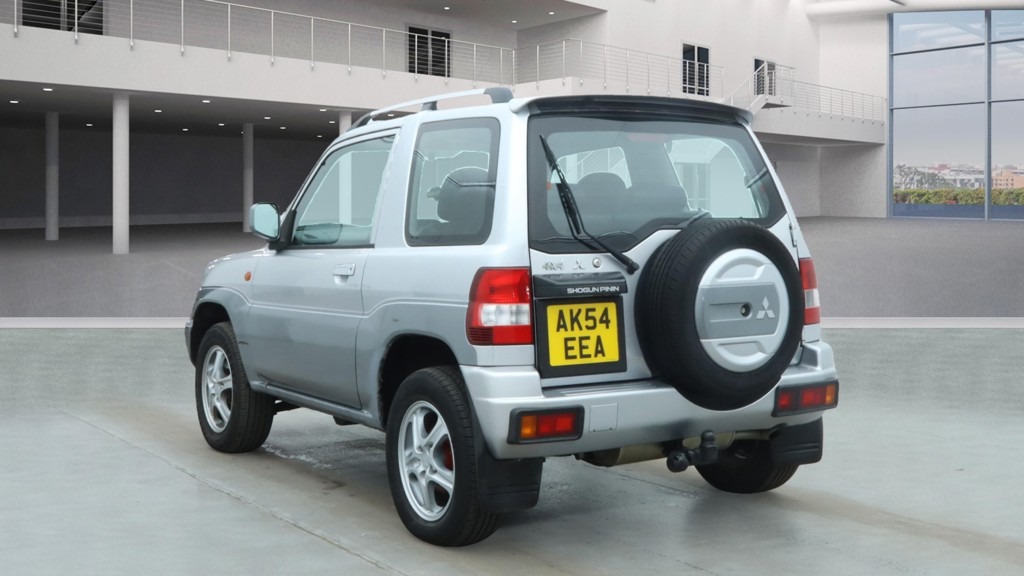 Used Mitsubishi Shogun 2004 for sale - 76652277: Photo 3