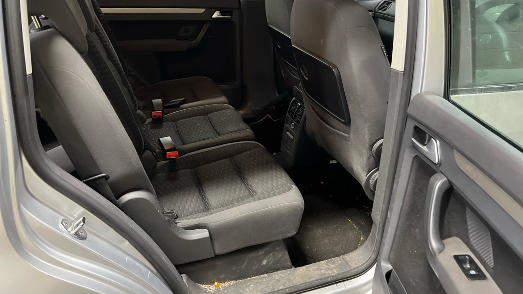 Used Volkswagen Touran 2009 for sale - 76651309: Photo 8