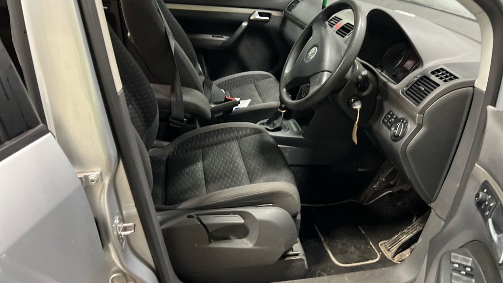 Used Volkswagen Touran 2009 for sale - 76651309: Photo 9