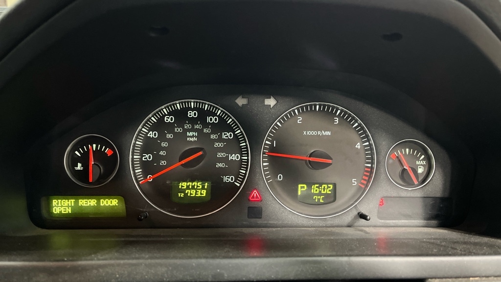 Used Volvo XC90 2010 for sale - 77637107: Photo 10