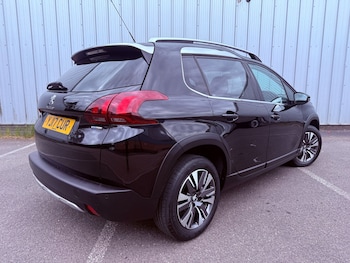 Used Peugeot 2008 2017 for sale - 78552632: Photo