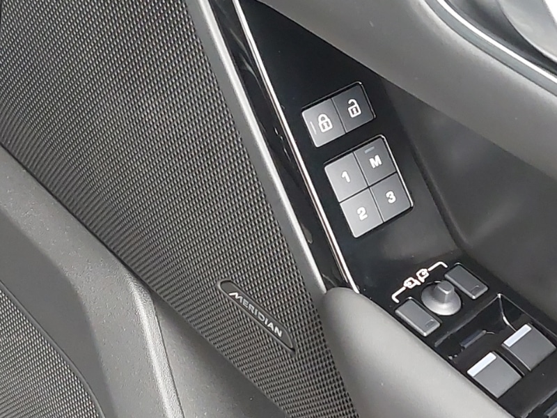 Used Land Rover Range Rover Velar 2024 for sale - 77596864: Photo 17