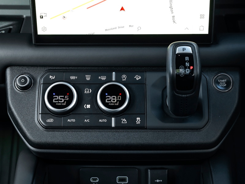 Used Land Rover Defender 2023 for sale - 77228642: Photo 17