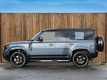 Used Land Rover Defender 2023 for sale - 77228642: Photo