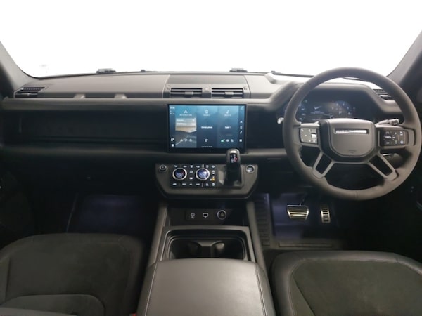 Used Land Rover Defender 2022 for sale - 76301580: Photo 4