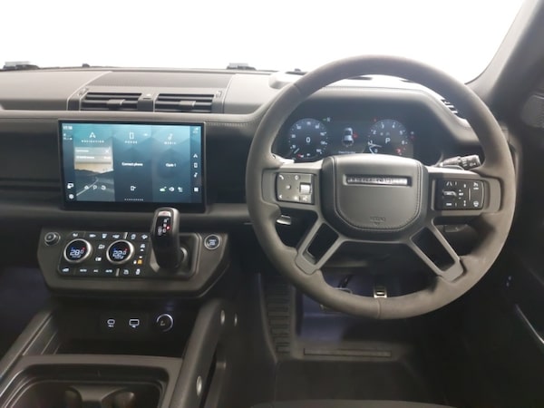 Used Land Rover Defender 2022 for sale - 76301580: Photo 5