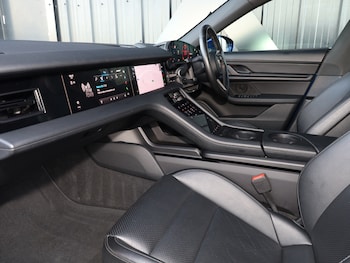 Used Porsche Taycan 2022 for sale - 79549878: Photo