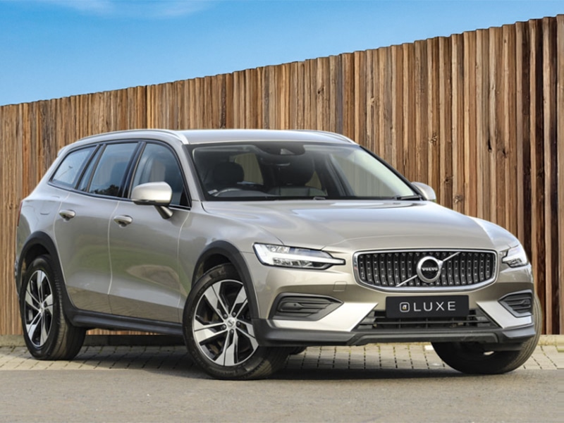 Used Volvo V60 2021 for sale - 76238196: Photo 1