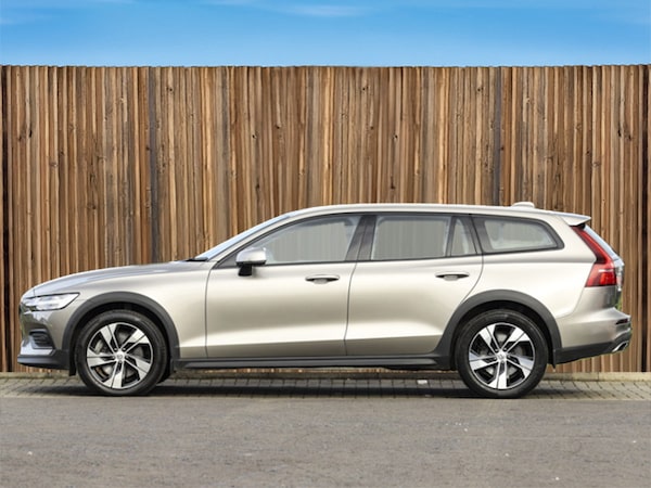 Used Volvo V60 2021 for sale - 76238196: Photo 4
